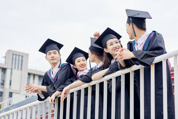 香港岭南大学在职研究生拿证要求