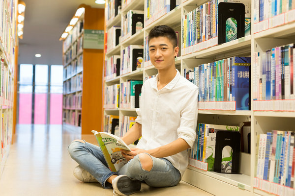 香港岭南大学在职研究生学费