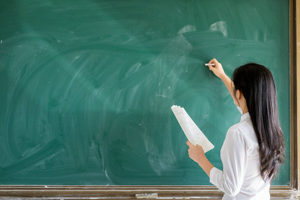 新闻学在职研究生可以不到学校上课