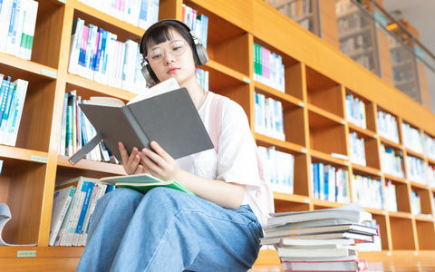 大连理工大学集成电路工程在职研究生好考吗？学制几年？