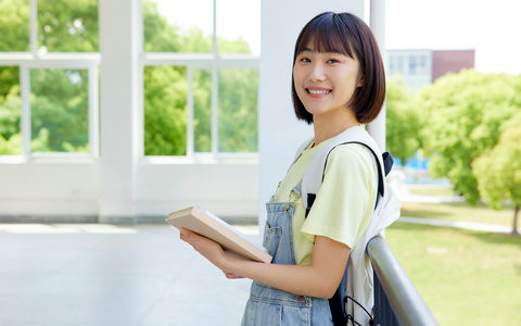 大连理工大学高级工商管理(EMBA)在职研究生好考吗？学制几年？