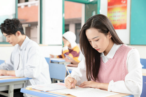 南京艺术学院在职研究生学费多少钱