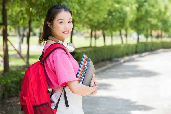 中国社会科学院研究生院高级课程班学费