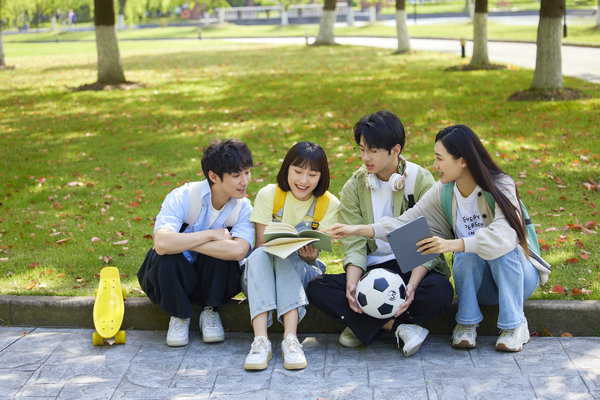 沈阳医学院在职研究生学费