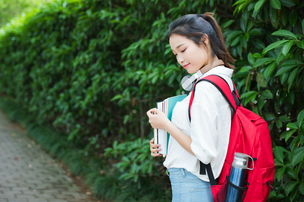 中国社会科学院研究生院高级课程班学费