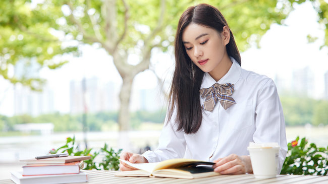 财经学校在职研究生考试难度