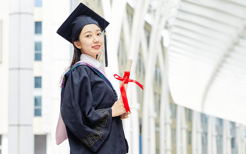 中国人民大学戏剧与影视学在职课程培训班报考条件及要求是什么？
