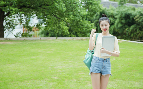 武汉大学非全日制研究生学费一年多少钱？