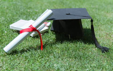 华中科技大学非全日制研究生学费一年多少钱？