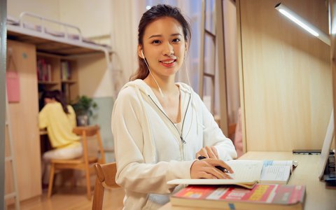 上海外国语大学非全日制研究生学费