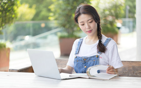 中国地质大学(武汉)非全日制研究生学费一年多少钱？