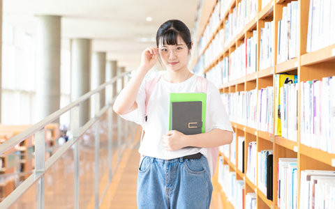 西藏大学非全日制研究生学费一年多少钱？