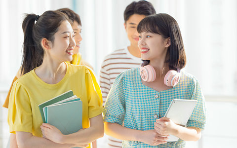 华南师范大学非全日制研究生学费一年多少钱？