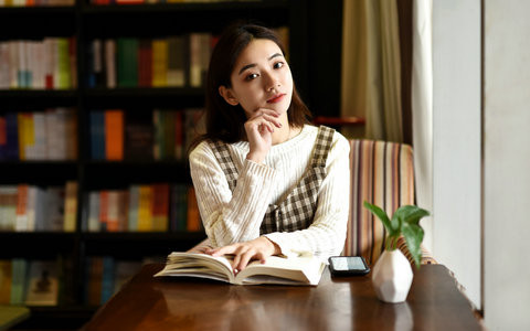首都经济贸易大学非全日制研究生学费一年多少钱？