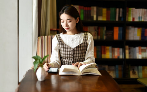 首都经济贸易大学非全日制研究生学费