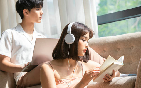 吉林财经大学非全日制研究生学费一年多少钱？