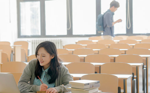 杭州电子科技大学非全日制研究生学费一年多少钱？