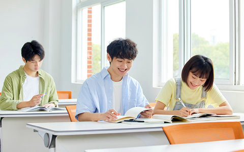 浙江工商大学非全日制研究生学费一年多少钱？