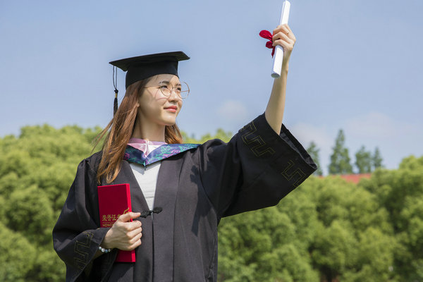 法国巴黎第十二大学在职研究生学费学制