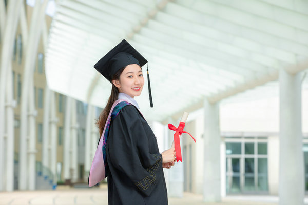 西班牙内布里哈大学在职研究生学费标准