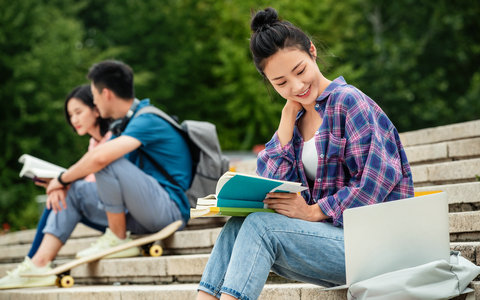 2025年新疆大学非全日制研究生招生学院