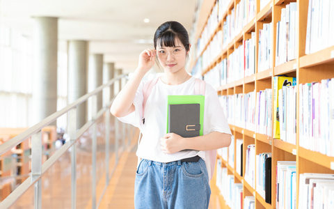 中国人民大学工商管理(MBA)在职研究生学费一年多少钱？