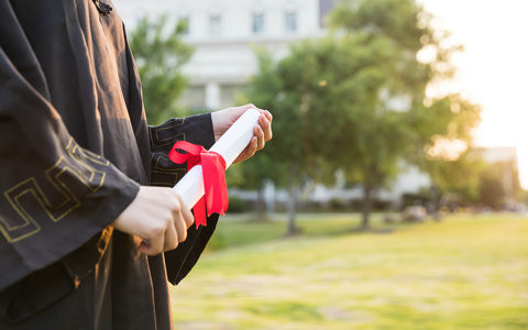 中国人民大学心理学在职研究生学费一年多少钱？