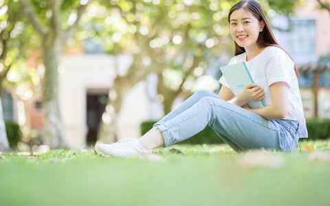 中央民族大学公共管理(MPA)在职研究生学费一年多少钱？