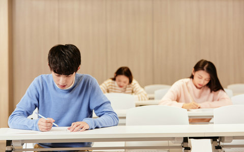 2025年经济思想史在职研究生招生院校排名、学费学制