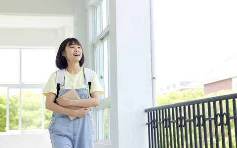 2025年清华大学工商管理(MBA)在职研究生学费学制