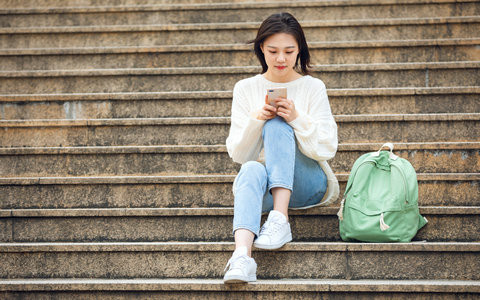 复旦大学护理学在职研究生学费一年多少钱？