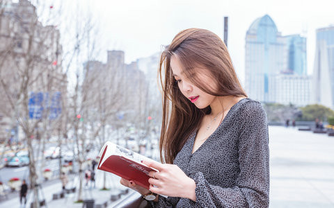 同济大学金融学在职研究生学费一年多少钱？