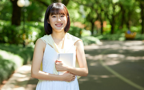 2025年新闻传播学在职研究生招生院校排名及学制学费信息