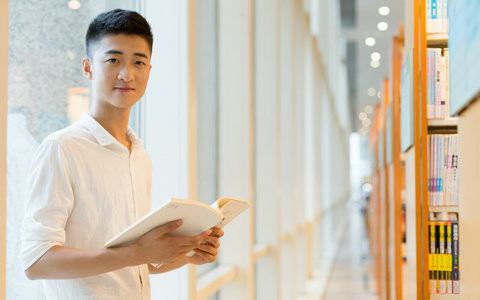 同济大学护理学在职研究生学费一年多少钱？