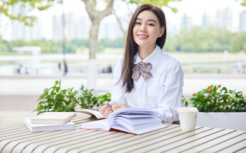 2026年湖北大学在职研究生录取分数线