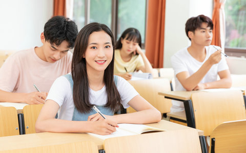 2026年新闻学在职研究生录取分数线