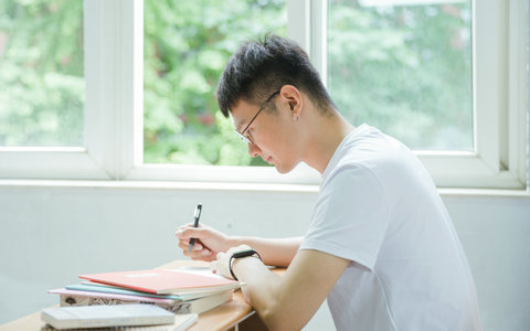 西安财经大学在职研究生考试科目