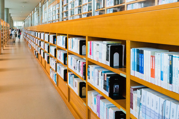 香港浸会大学在职研究生拿证年限及学费