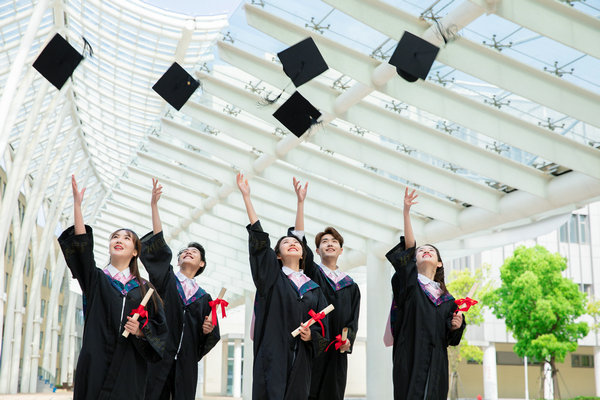 加拿大西三一大学在职研究生学费数额