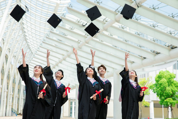 法国昂热大学在职研究生上课时间