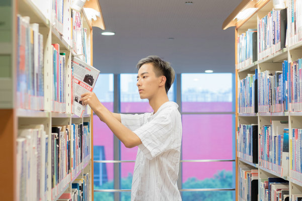 四川在职研究生好考学校