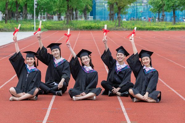 北京大学经济学在职研究生毕业证书颁发时间