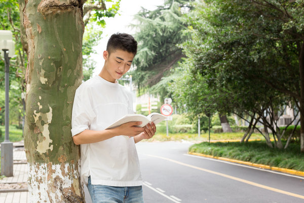 武汉纺织大学在职研究生学费