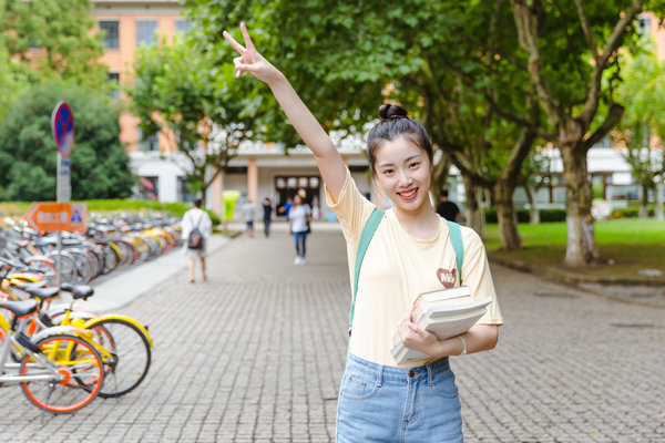 西南政法大学在职研究生学费查询